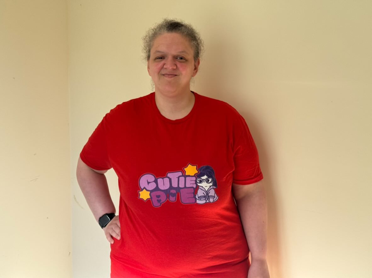 Cutie Pie Cat Graphic T-Shirt